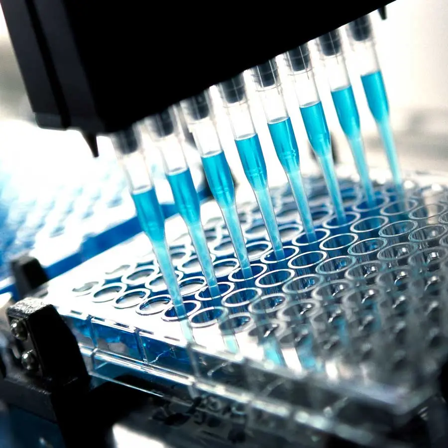 Automatic pipetter with blue liquid